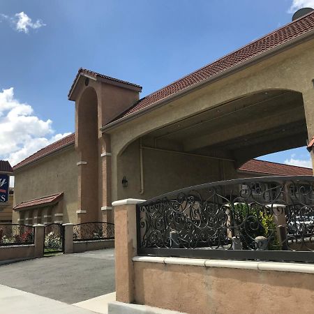 Industry Inn & Suites Ла Пуенте Екстериор снимка