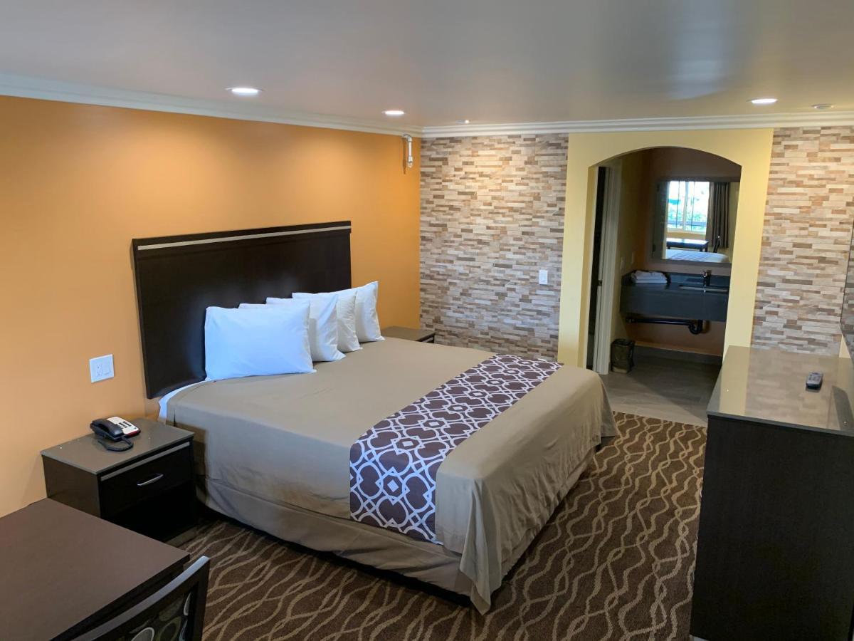 Industry Inn & Suites Ла Пуенте Екстериор снимка