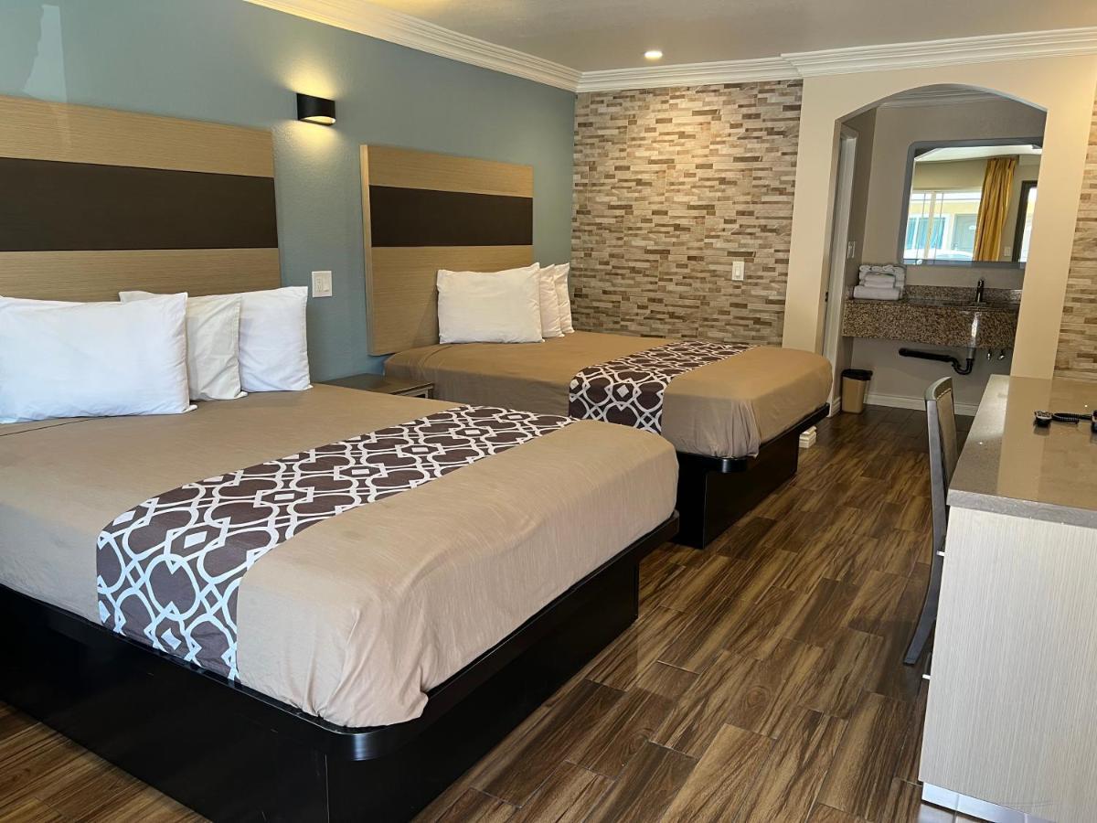 Industry Inn & Suites Ла Пуенте Екстериор снимка