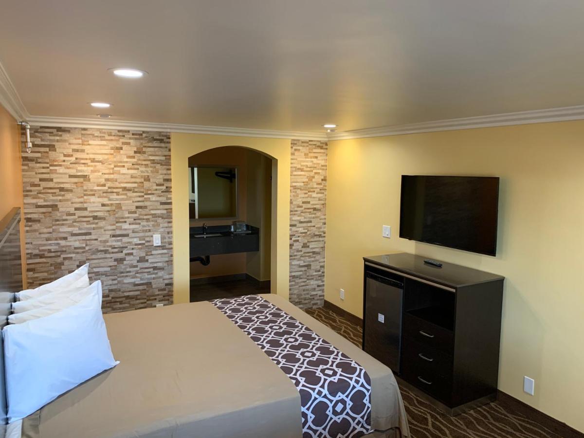 Industry Inn & Suites Ла Пуенте Екстериор снимка