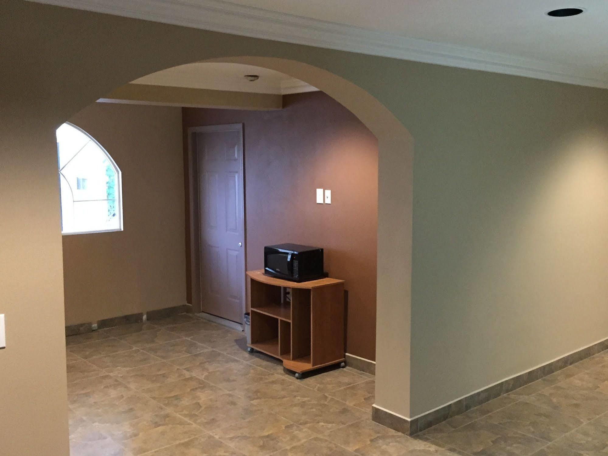 Industry Inn & Suites Ла Пуенте Екстериор снимка
