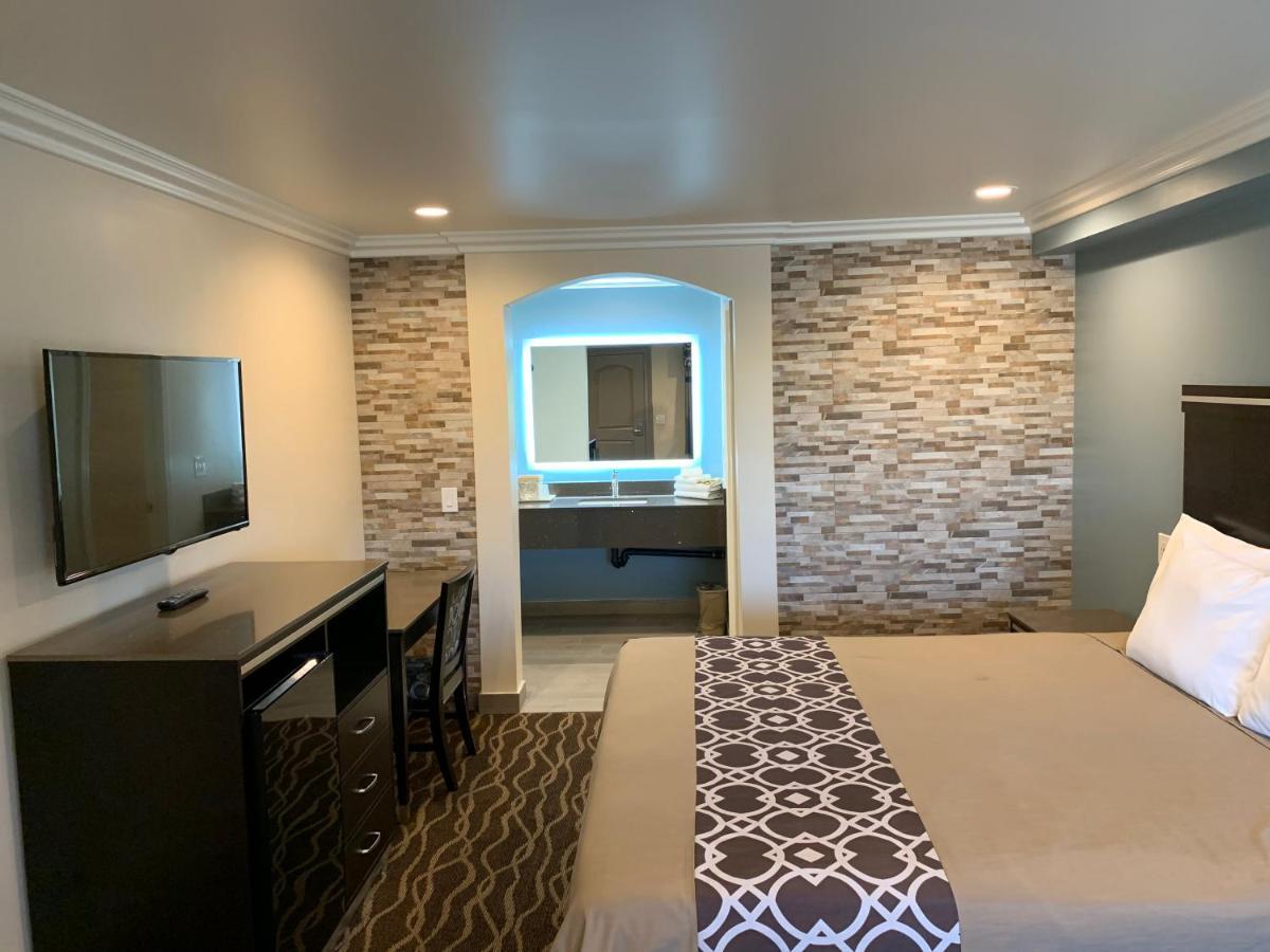 Industry Inn & Suites Ла Пуенте Екстериор снимка