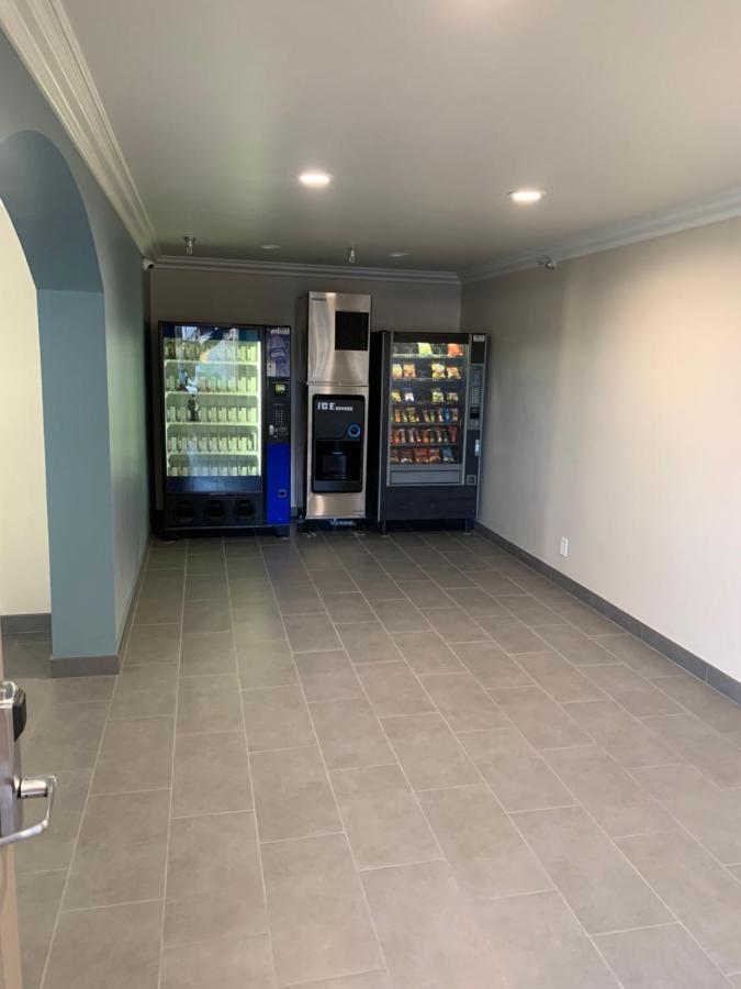 Industry Inn & Suites Ла Пуенте Екстериор снимка